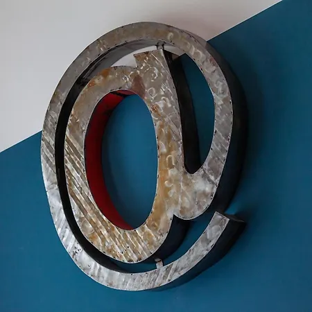 At Im First アパート