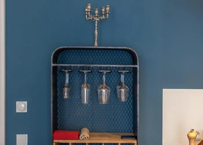 At Im First アパート *