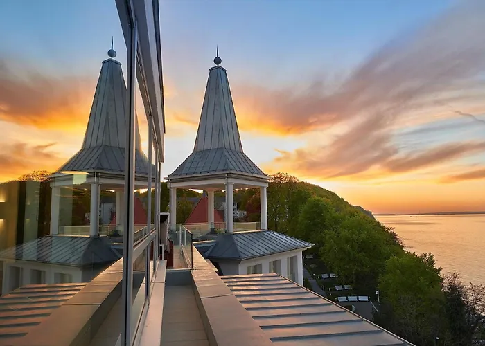 アパート At Im First *