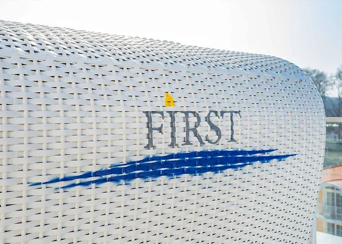 At Im First アパート